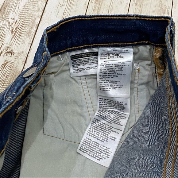 Levi’s 501 Embroidered Cherry Cut-Off Jean Shorts Size 29 - Picture 12 of 15